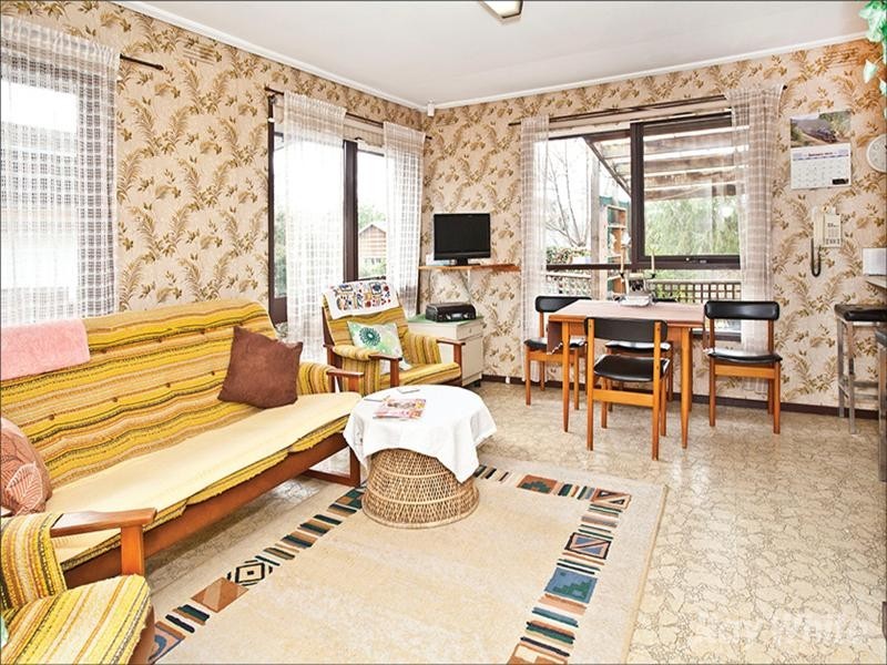 18 Compton Street, Glen Waverley VIC 3150