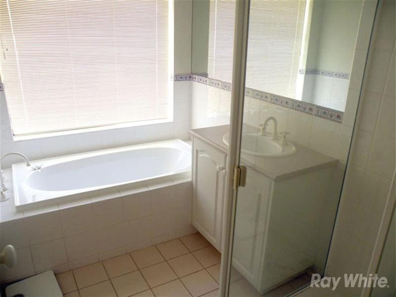 4 Solstice Walk, Glen Waverley VIC 3150