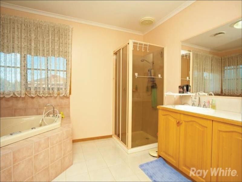 6 Caitlyn Court, Wantirna South VIC 3152