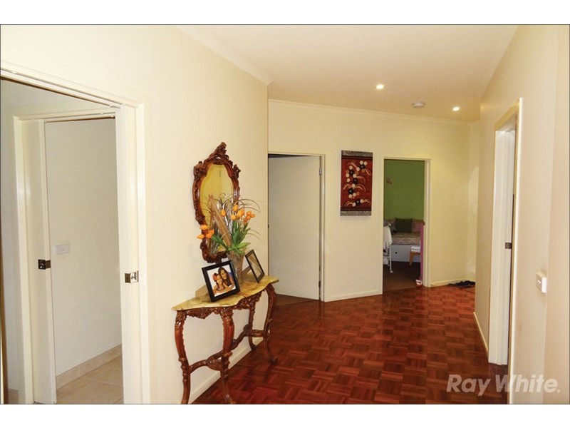 2/18 Carmichael Road, Oakleigh East VIC 3166