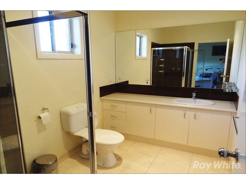2/18 Carmichael Road, Oakleigh East VIC 3166