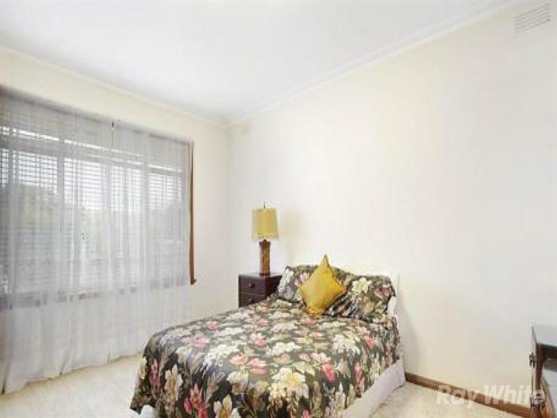 6 Grandview Road, Chadstone VIC 3148