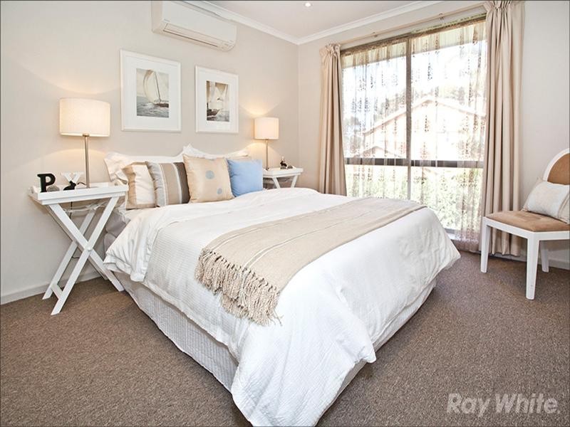 1/4 Moonstone Court, Wheelers Hill VIC 3150