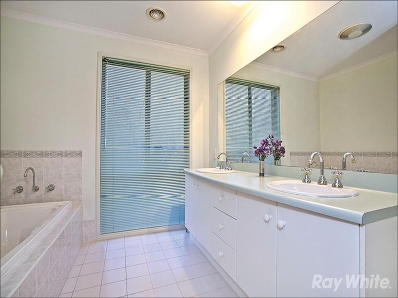 4 May Court, Glen Waverley VIC 3150