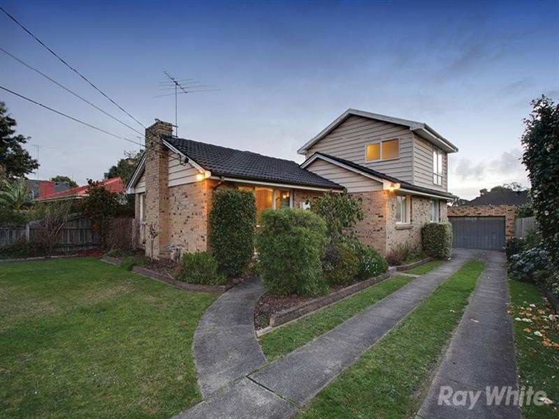 32 Botanic Drive, Glen Waverley VIC 3150
