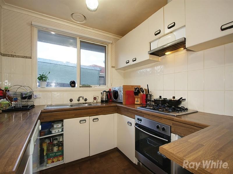 32 Botanic Drive, Glen Waverley VIC 3150