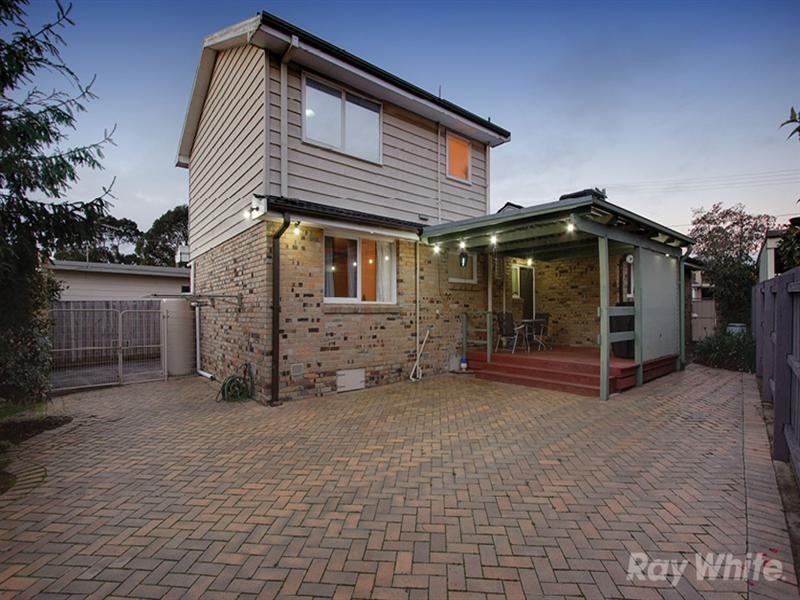 32 Botanic Drive, Glen Waverley VIC 3150