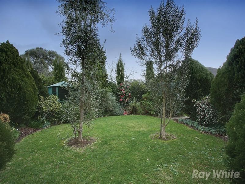 32 Botanic Drive, Glen Waverley VIC 3150
