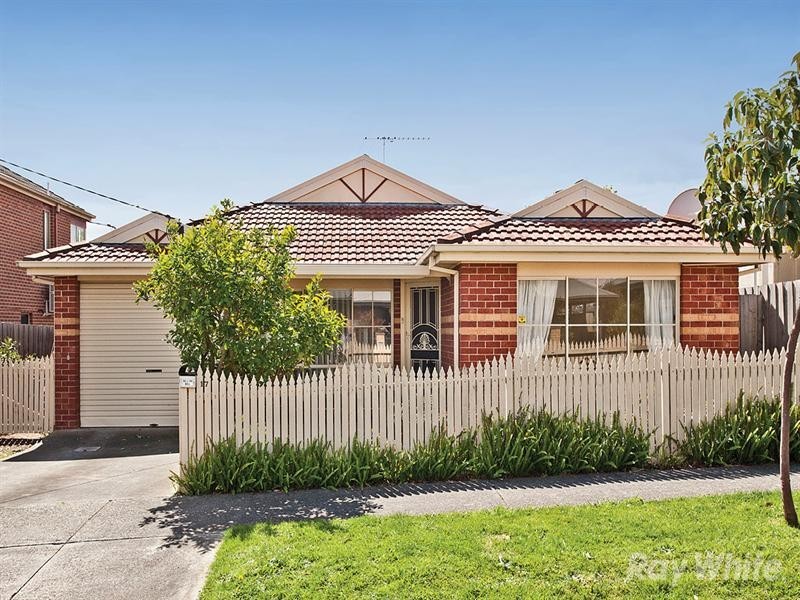 17 Woolert Street, Ashwood VIC 3147