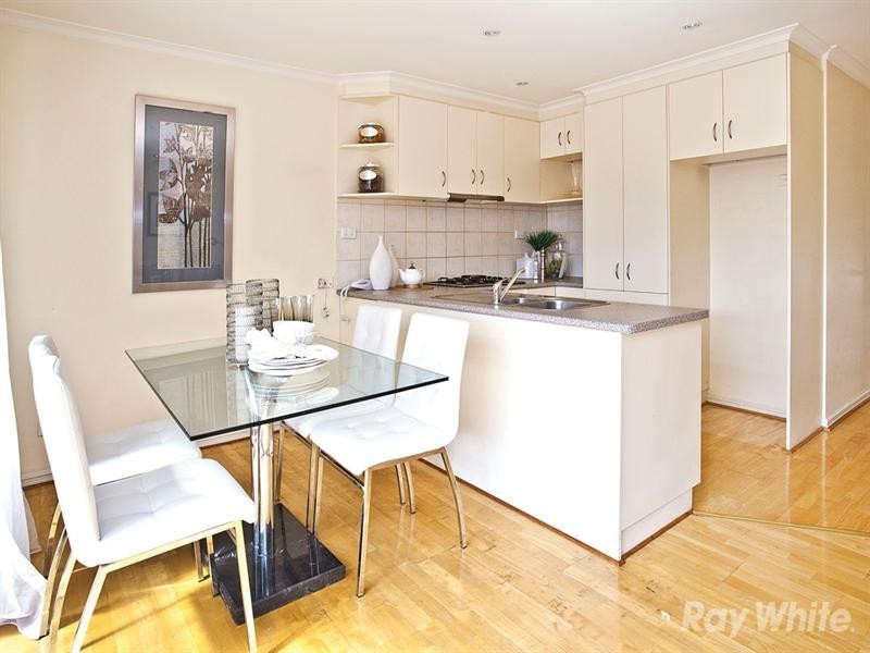 17 Woolert Street, Ashwood VIC 3147