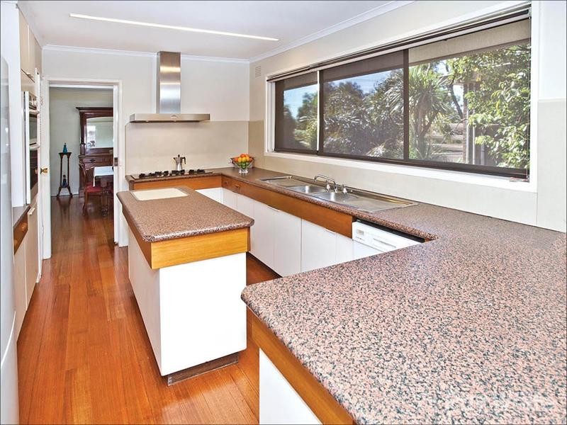 9 Heatherlea Drive, Wheelers Hill VIC 3150