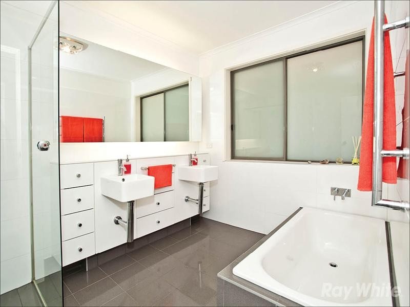 9 Heatherlea Drive, Wheelers Hill VIC 3150