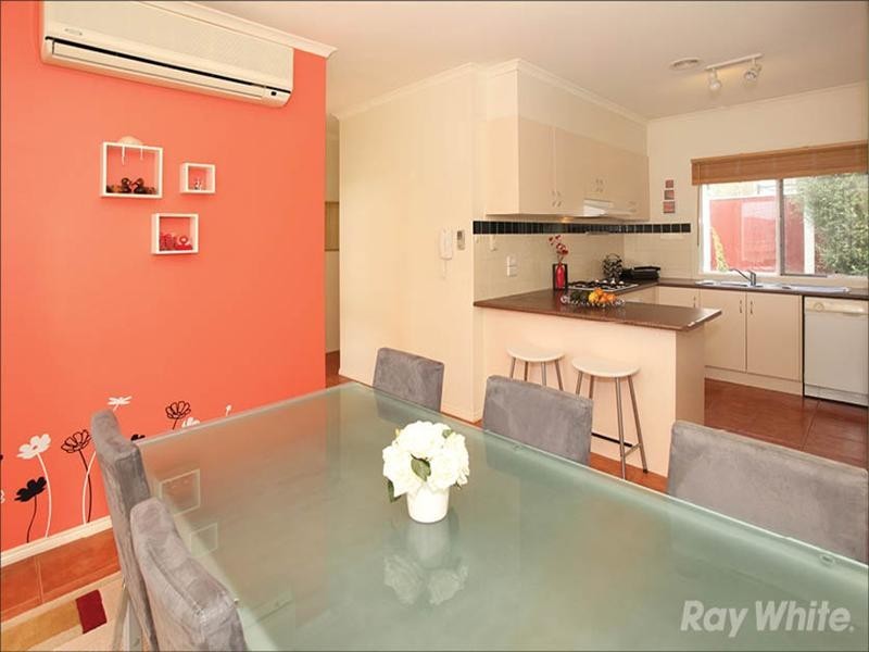 10 Tulloch Grove, Glen Waverley VIC 3150