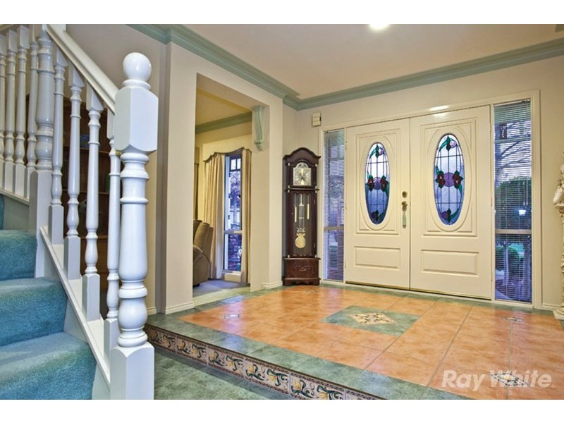 16 Earls Court, Wantirna South VIC 3152