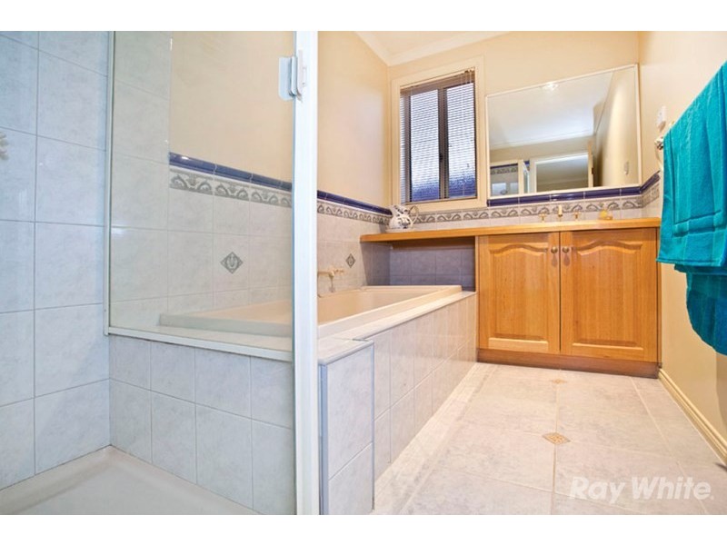 16 Earls Court, Wantirna South VIC 3152