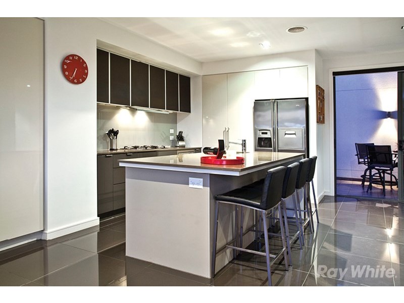 76 Waverley Park Drive, Mulgrave VIC 3170