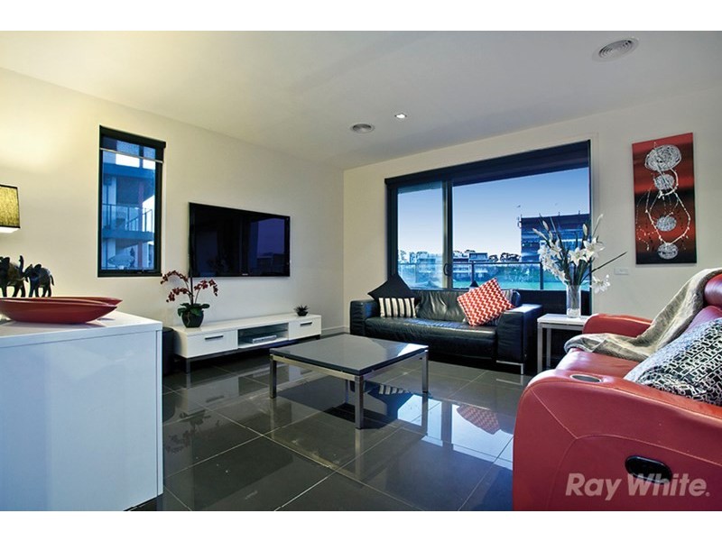 76 Waverley Park Drive, Mulgrave VIC 3170