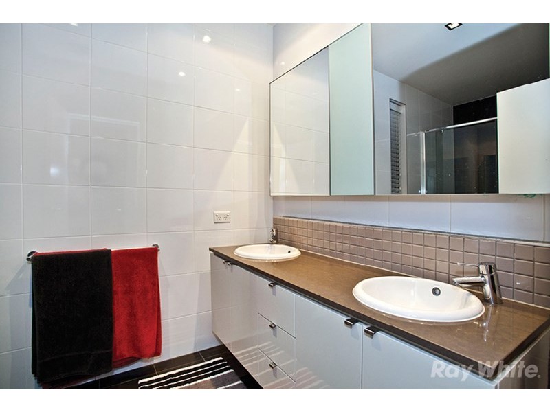 76 Waverley Park Drive, Mulgrave VIC 3170