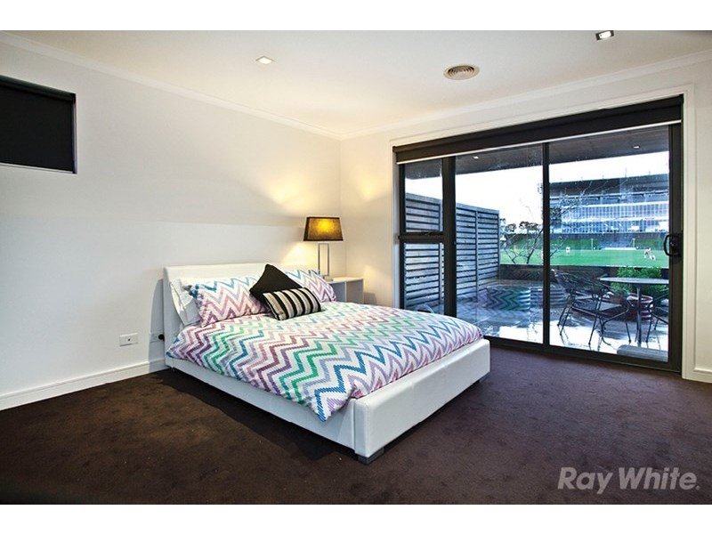 76 Waverley Park Drive, Mulgrave VIC 3170