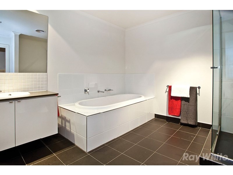 76 Waverley Park Drive, Mulgrave VIC 3170