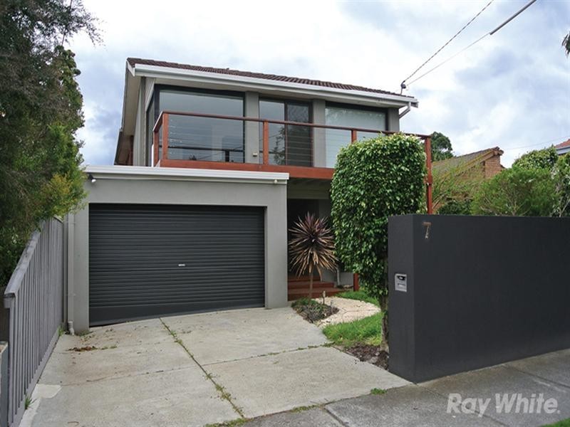7 Charman Road, Beaumaris VIC 3193