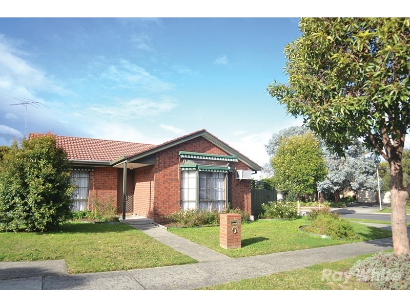 1/2 Tourmaline Crescent, Wheelers Hill VIC 3150