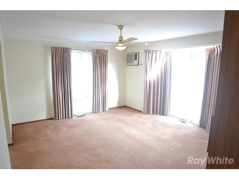 1/2 Tourmaline Crescent, Wheelers Hill VIC 3150