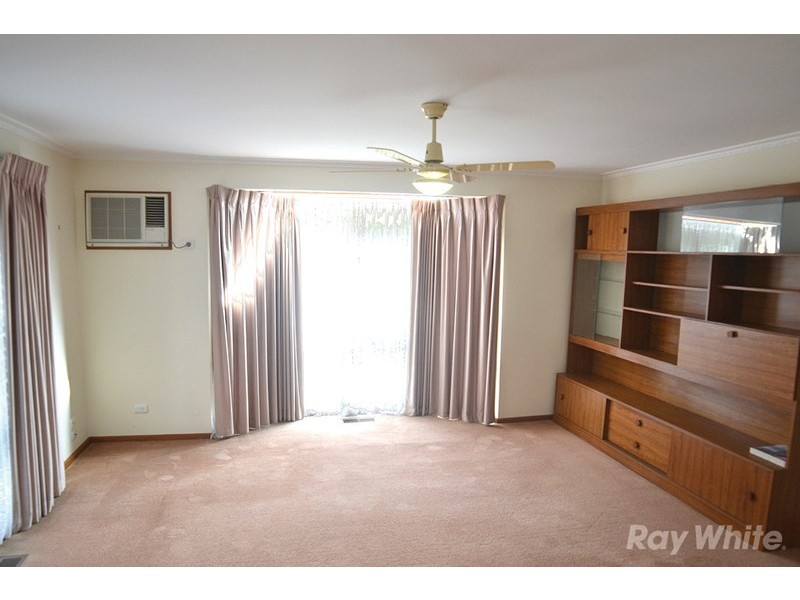 1/2 Tourmaline Crescent, Wheelers Hill VIC 3150