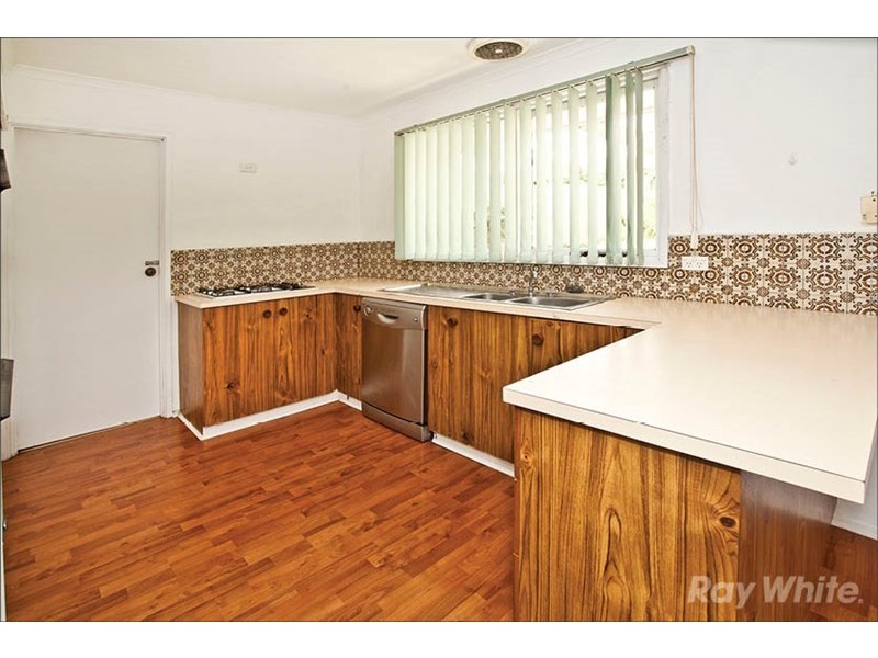 18 Oaktree Drive, Hampton Park VIC 3976