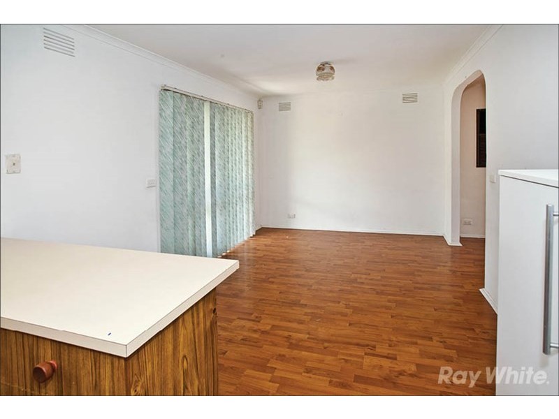 18 Oaktree Drive, Hampton Park VIC 3976