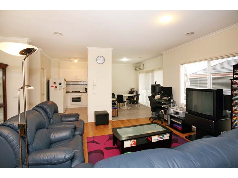 13/18 Tulloch Grove, Glen Waverley VIC 3150