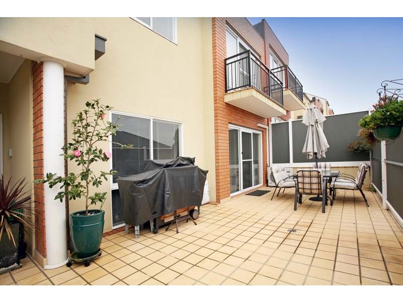 13/18 Tulloch Grove, Glen Waverley VIC 3150