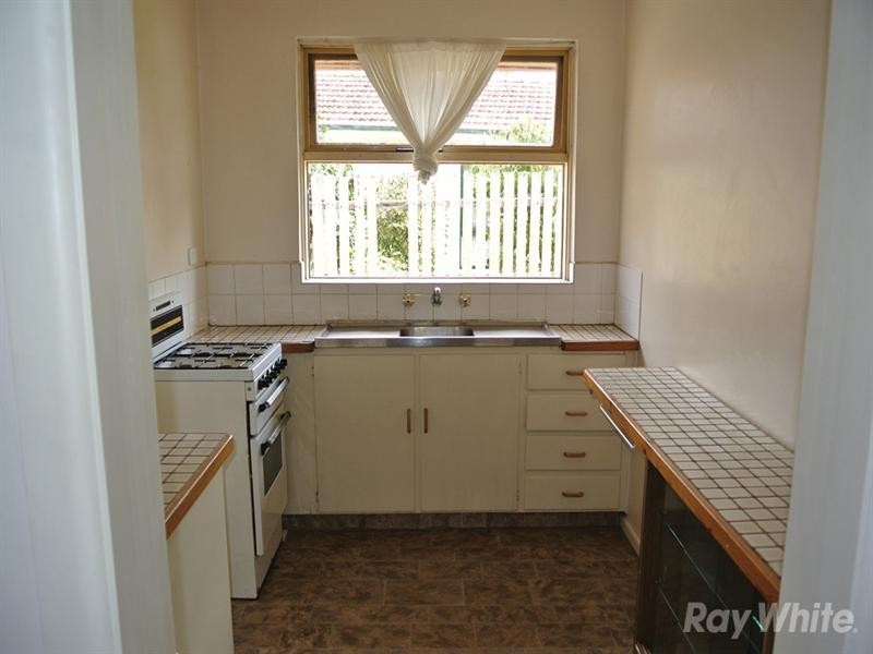 1/4 Batten Street, Glen Waverley VIC 3150