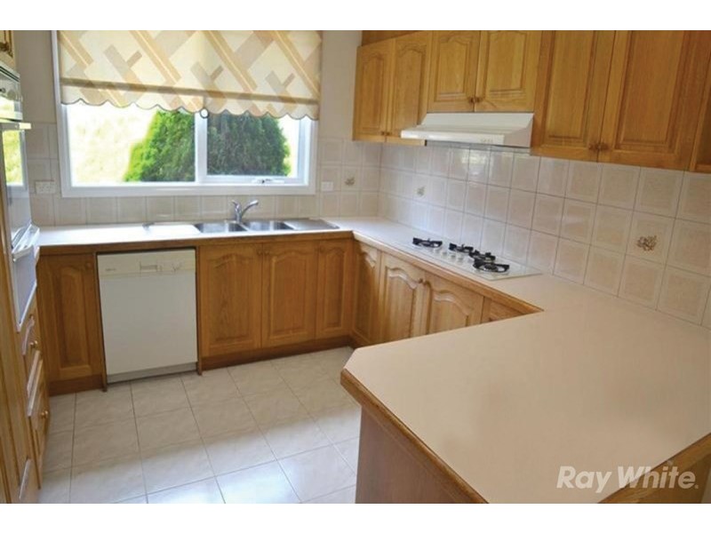 1/4 Hinkler Road, Glen Waverley VIC 3150