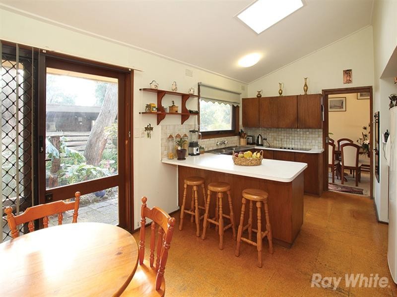 15 Compton Street, Glen Waverley VIC 3150