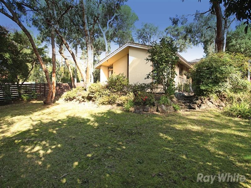 15 Compton Street, Glen Waverley VIC 3150