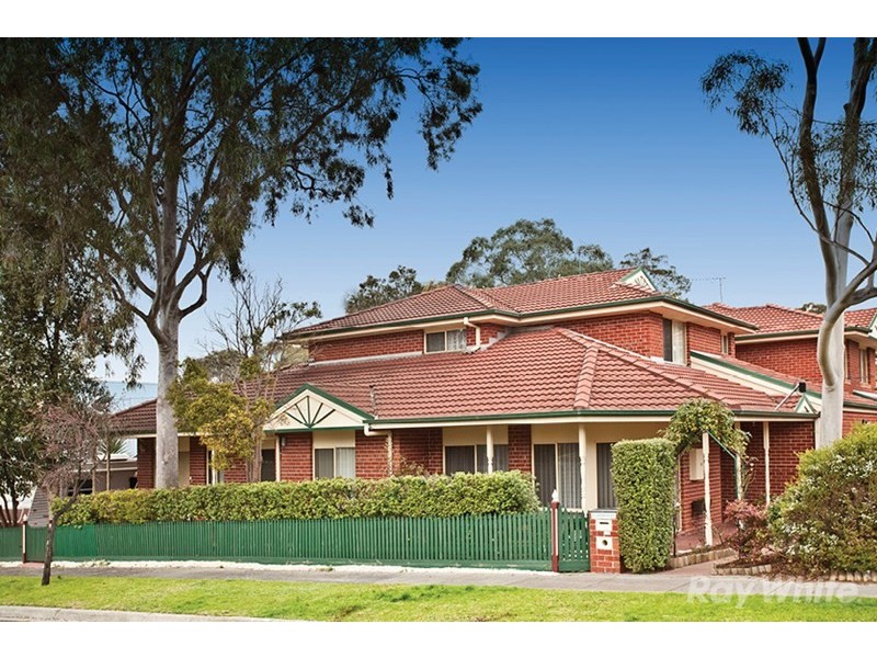 8 Larpent Street, Glen Waverley VIC 3150