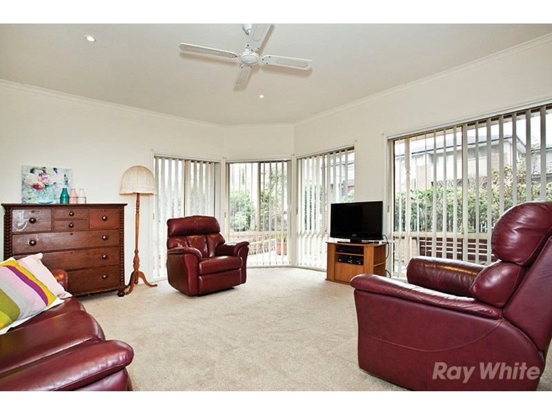 8 Larpent Street, Glen Waverley VIC 3150