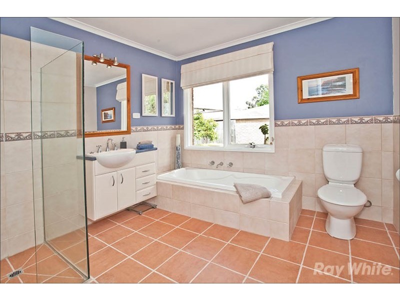 14 Settlers Court, Vermont South VIC 3133