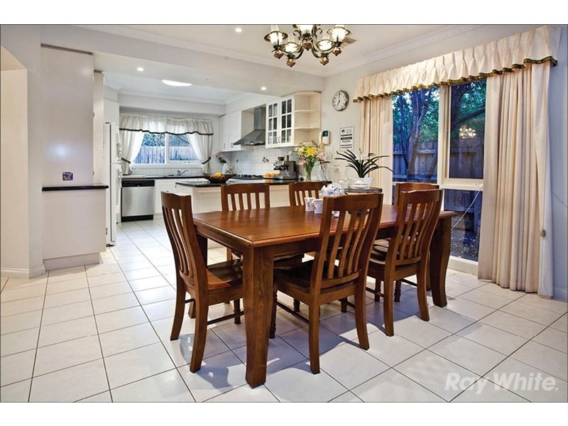 7 Peartree Way, Glen Waverley VIC 3150