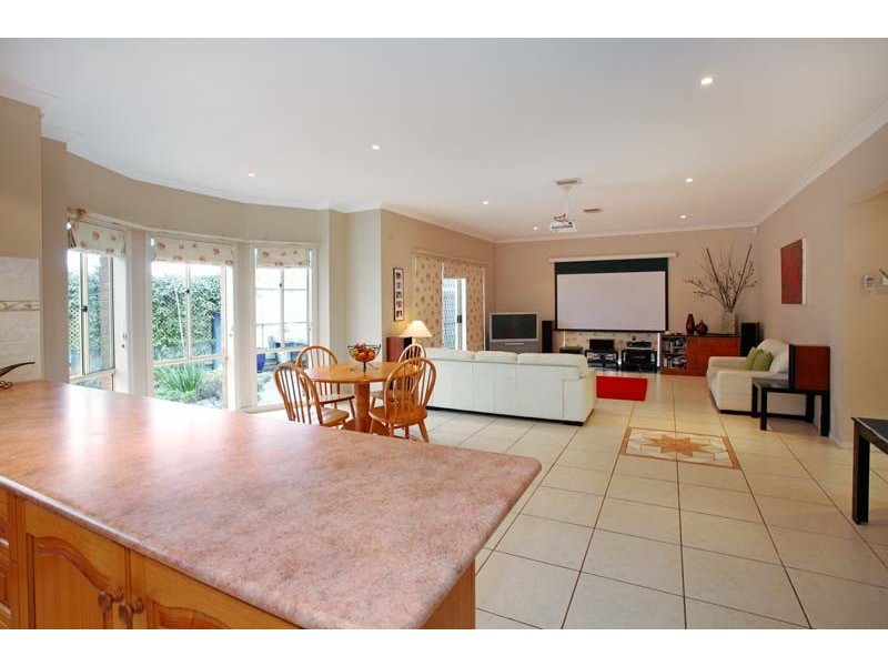 119 Herriotts Boulevard, Glen Waverley VIC 3150