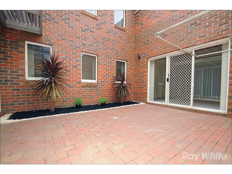 10/3 McKelvie Court, Glen Waverley VIC 3150