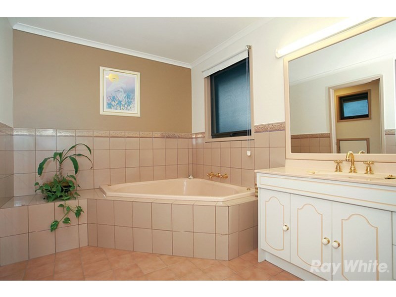 8 Somerset Court, Mulgrave VIC 3170