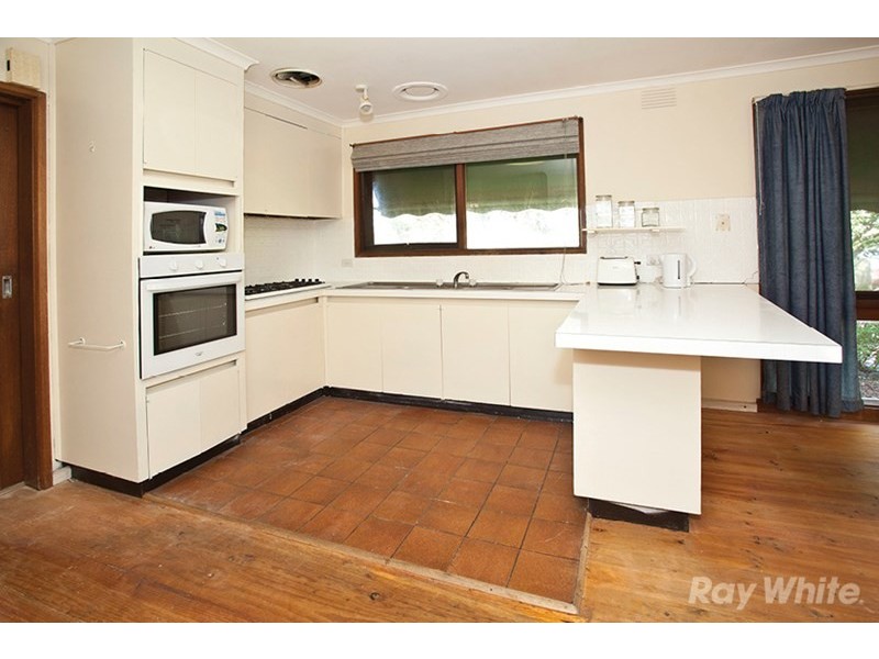 17 Chivalry Avenue, Glen Waverley VIC 3150