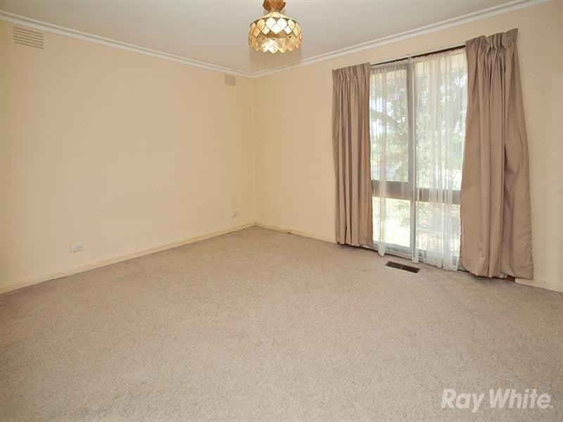 17 Chivalry Avenue, Glen Waverley VIC 3150