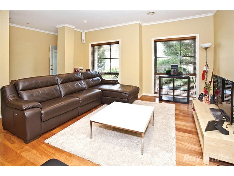 31 Silverwood Way, Glen Waverley VIC 3150