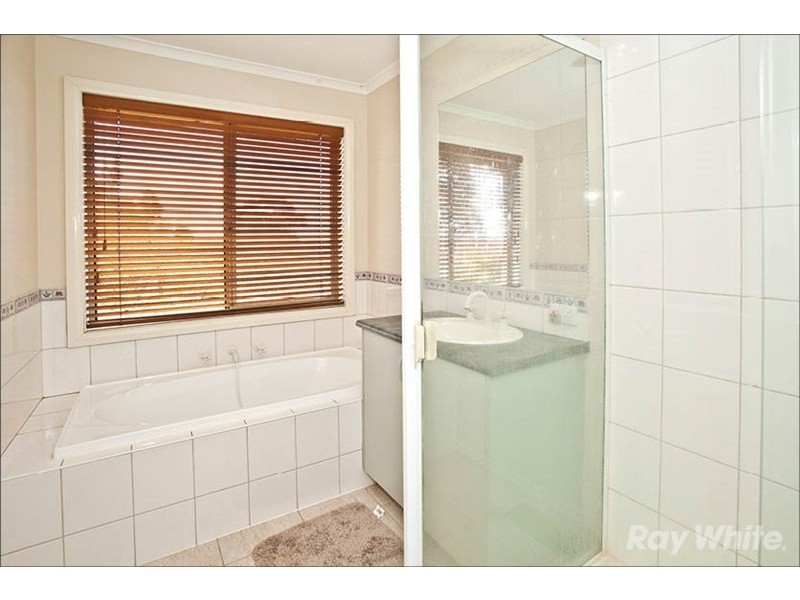 31 Silverwood Way, Glen Waverley VIC 3150