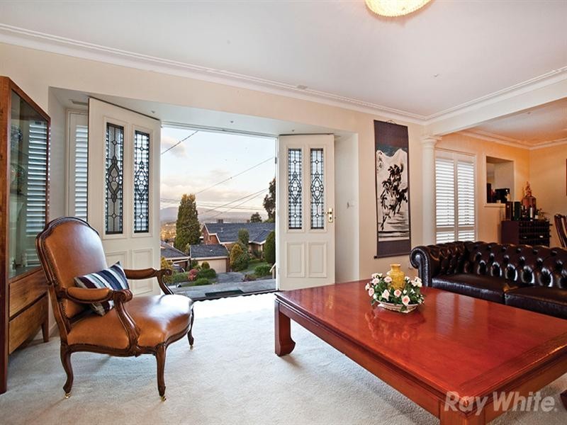 23 Rhodes Drive, Glen Waverley VIC 3150