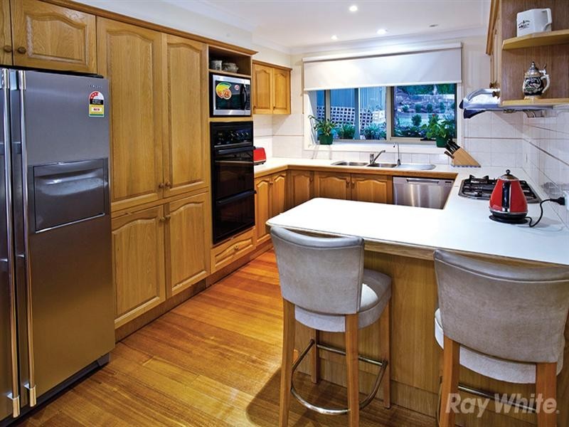 23 Rhodes Drive, Glen Waverley VIC 3150