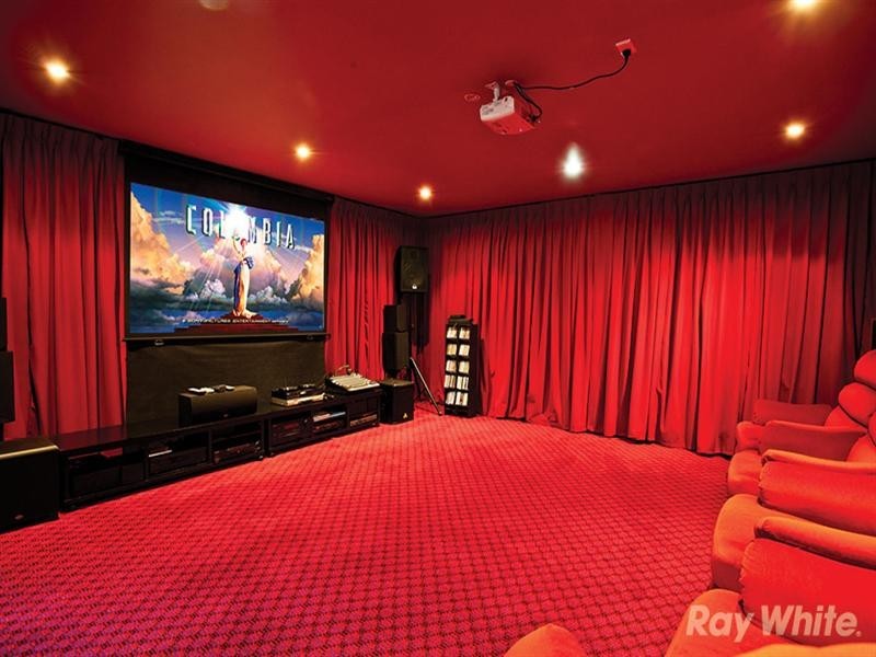 23 Rhodes Drive, Glen Waverley VIC 3150